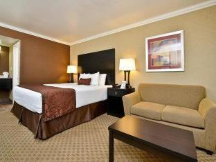 Western Mall & Hotel